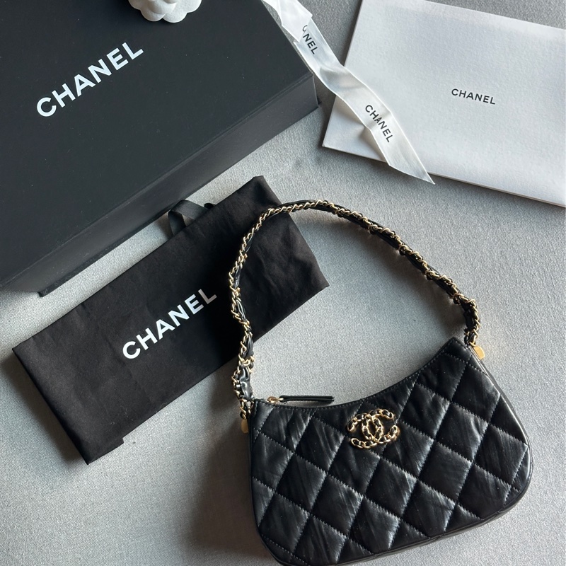 Chanel香奈兒絕美經典雙C 23K 芯片款 大款19 hobo腋下包 肩背包 🖤🤍🖤-45