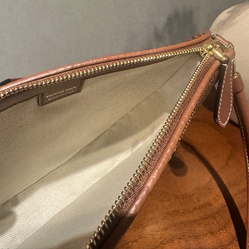 Burberry Olympia 針織格紋小手袋-1