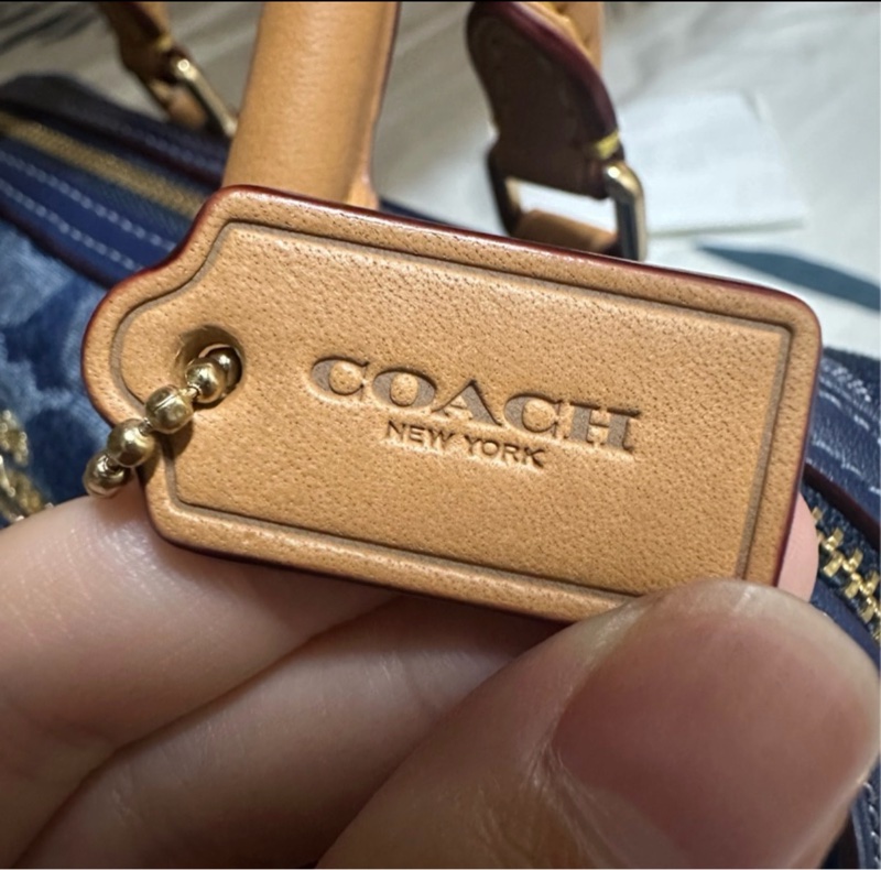 COACH 迷你Rowan 斜背包-23