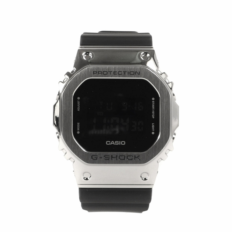 G-SHOCK GM-5600U-1JF 金屬錶殼手錶，黑色/銀色，卡西歐男士 K4614-0