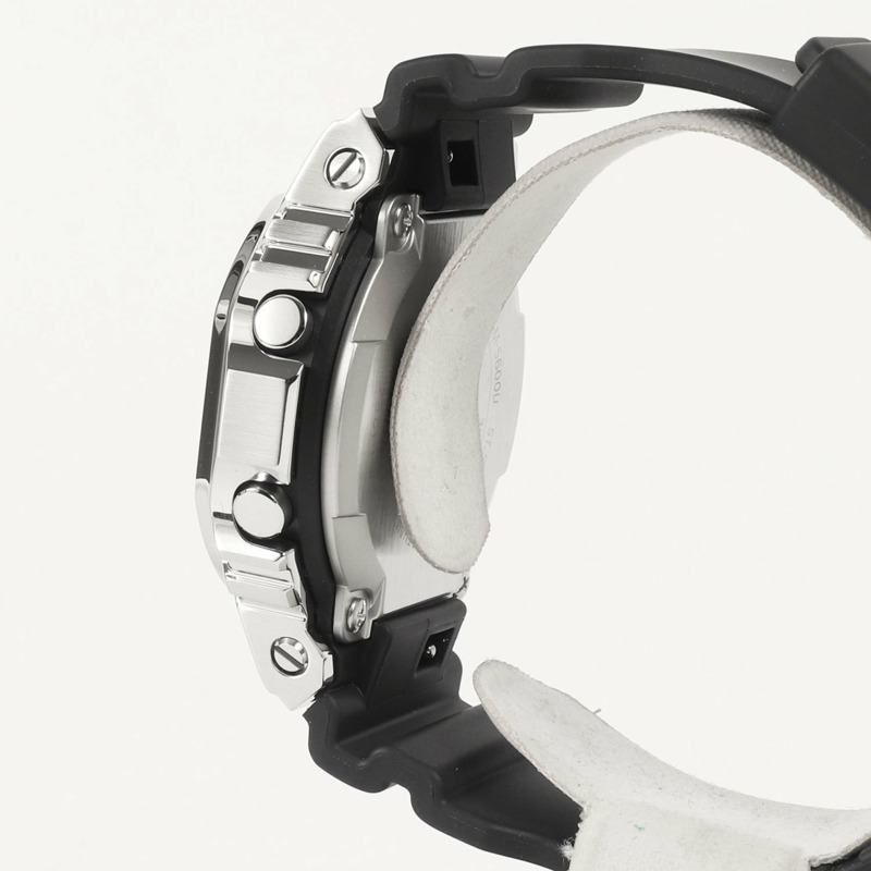 G-SHOCK GM-5600U-1JF 金屬錶殼手錶，黑色/銀色，卡西歐男士 K4614-2