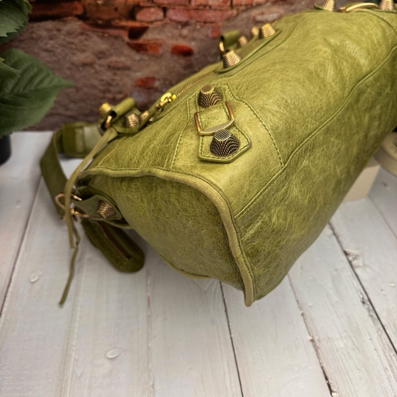 BALENCIAGA 秋香綠city 機車包-16