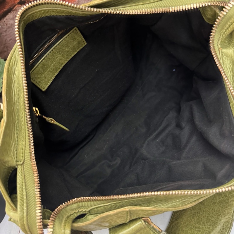 BALENCIAGA 秋香綠city 機車包-18