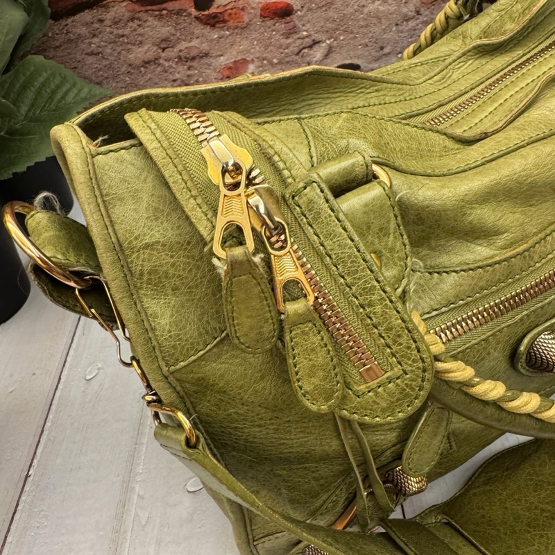 BALENCIAGA 秋香綠city 機車包-21