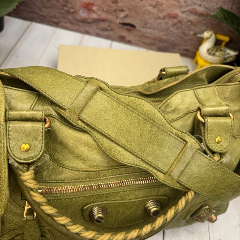 BALENCIAGA 秋香綠city 機車包-26