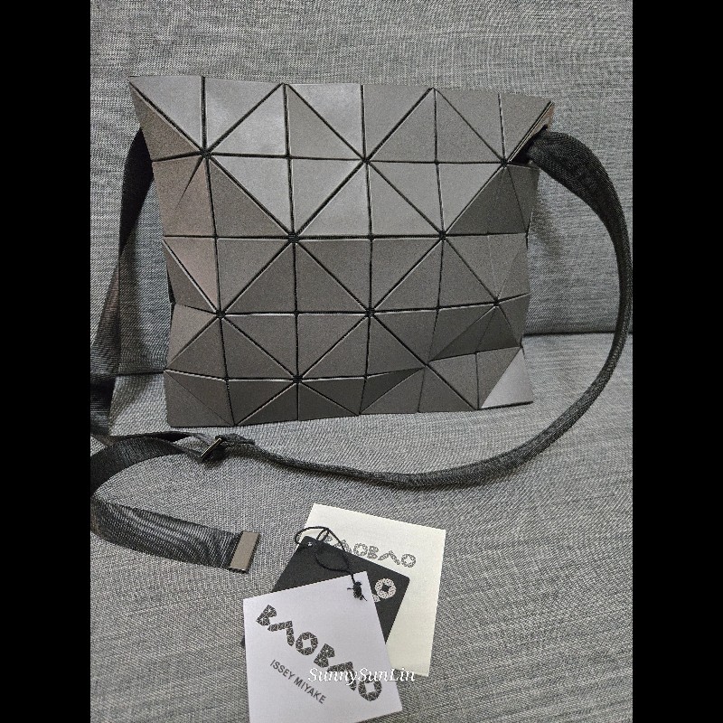 ISSEY MIYAKE 三宅一生BAOBAO 5x6 單肩斜背兩用包 炭灰色 -10