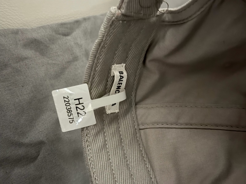 全新✨可議價男款BALENCIAGA灰色黑字老帽-6