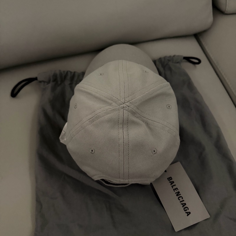全新✨可議價男款BALENCIAGA灰色黑字老帽-8