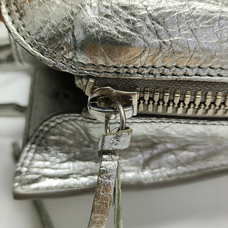 BALENCIAGA 銀色羊皮肩背包 斜背包 銀色五金 可拆卸肩帶-13