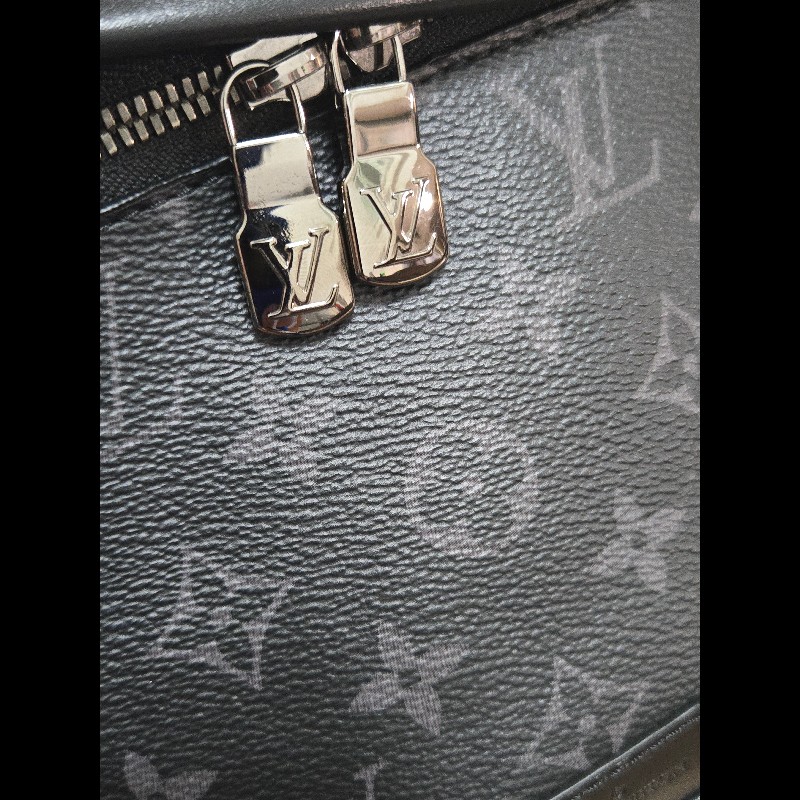 LV Discovery 黑色老花 腰包 胸口包 🈶購證盒裝防塵-17