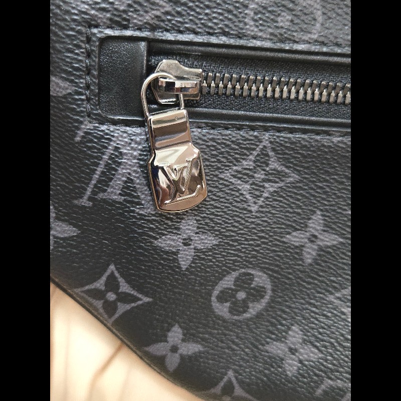 LV Discovery 黑色老花 腰包 胸口包 🈶購證盒裝防塵-18