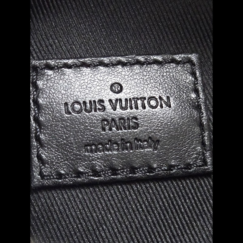 LV Discovery 黑色老花 腰包 胸口包 🈶購證盒裝防塵-24