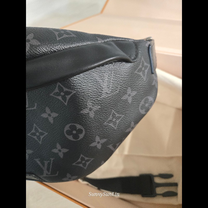 LV Discovery 黑色老花 腰包 胸口包 🈶購證盒裝防塵-9