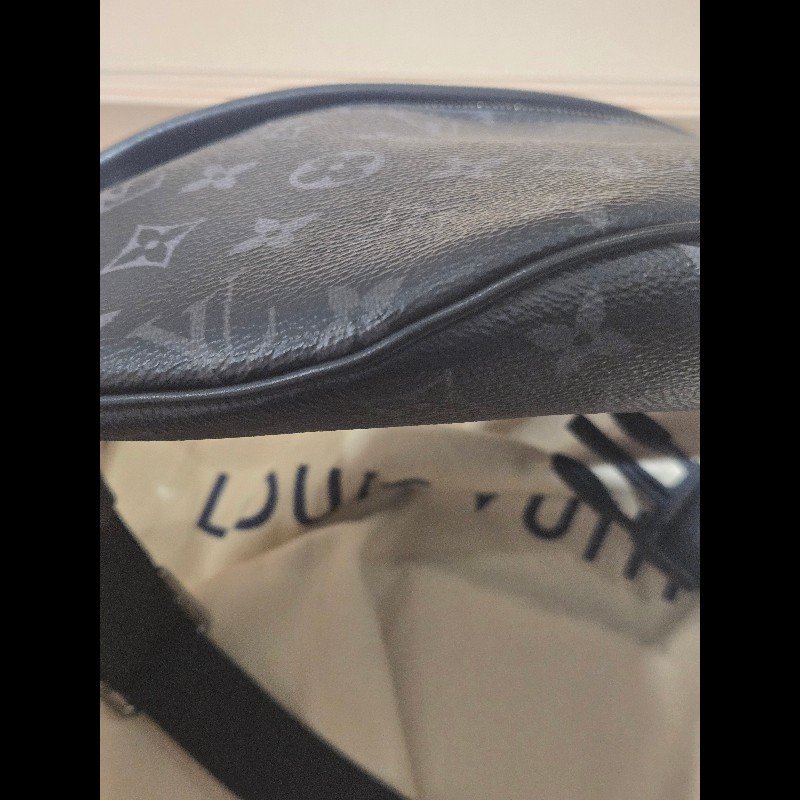 LV Discovery 黑色老花 腰包 胸口包 🈶購證盒裝防塵-19