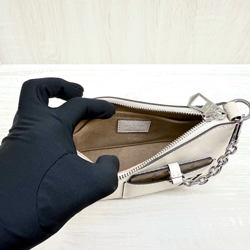 LV石英白Epi Marellini銀釦肩斜背包M20999-9