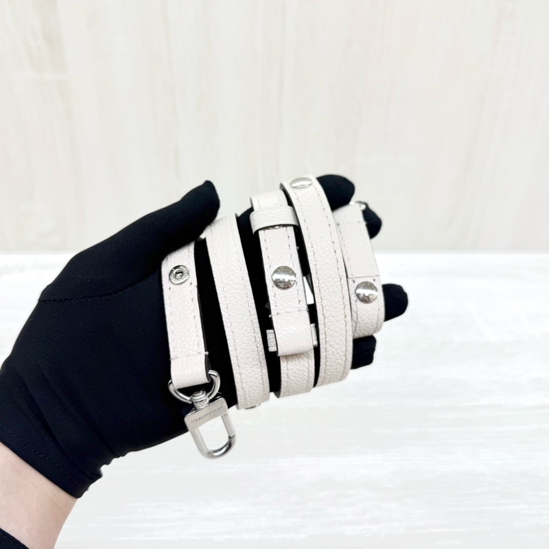 LV石英白Epi Marellini銀釦肩斜背包M20999-11