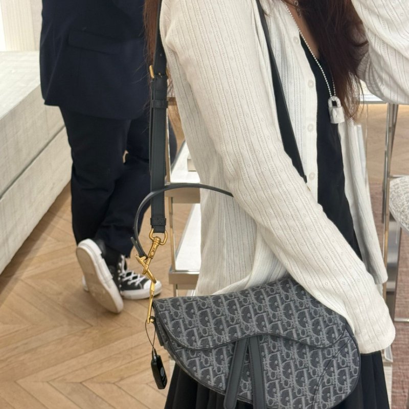 🎉新品好折扣✨Dior M0455 Oblique 緹花Saddle 馬鞍包附背帶 灰色-4