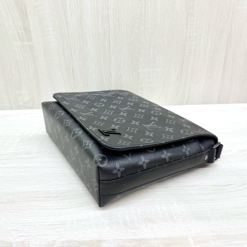 LV 黑灰原花銀釦District PM黑logo下蓋磁吸肩斜背包 M45272-8