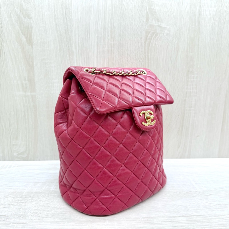 CHANEL紅色菱格紋羊皮金釦雙肩後背包-4