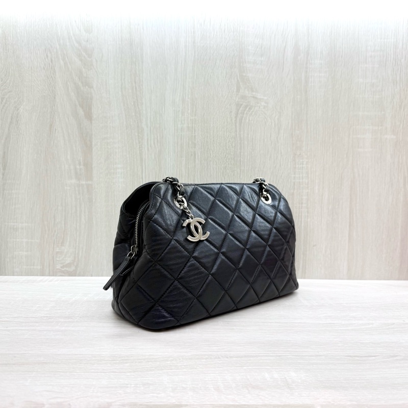 CHANEL黑色銀鍊羊皮肩背雙層豆腐包-3