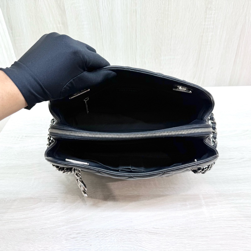 CHANEL黑色銀鍊羊皮肩背雙層豆腐包-6