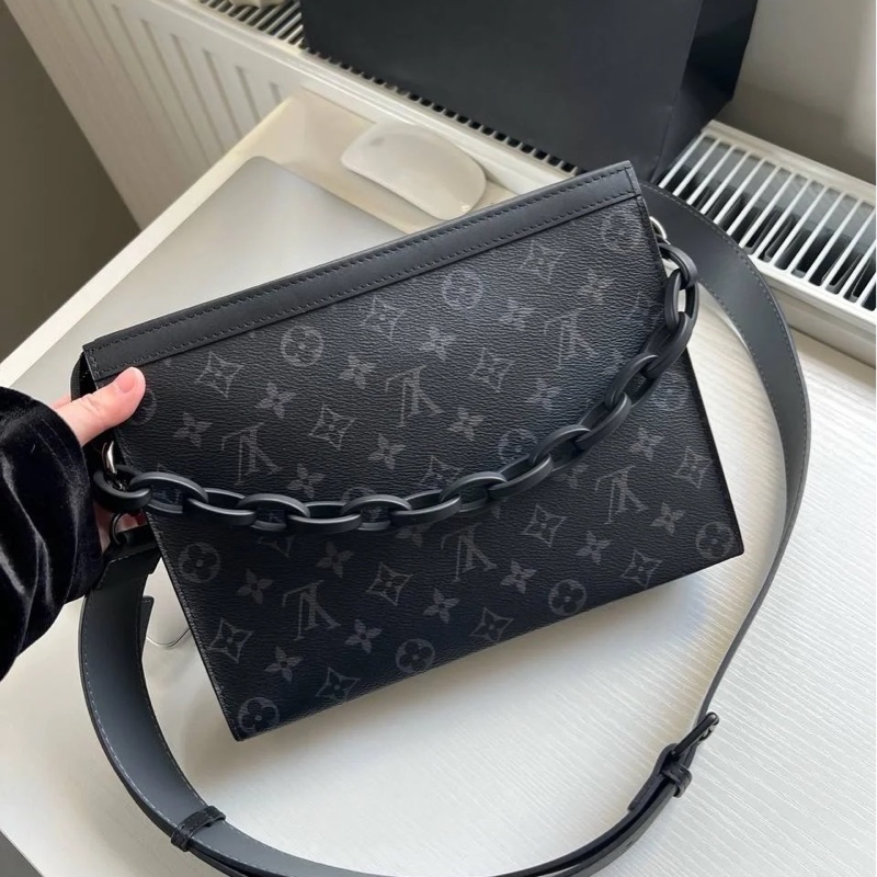 Lv 黑武士老花洗漱包-0