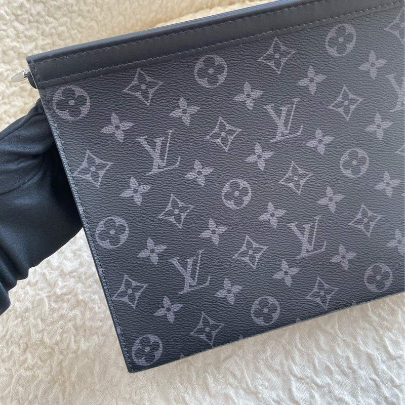 Lv 黑武士老花洗漱包-2