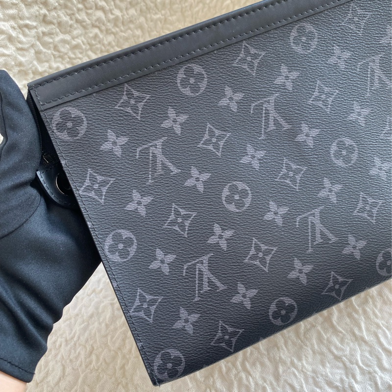 Lv 黑武士老花洗漱包-6