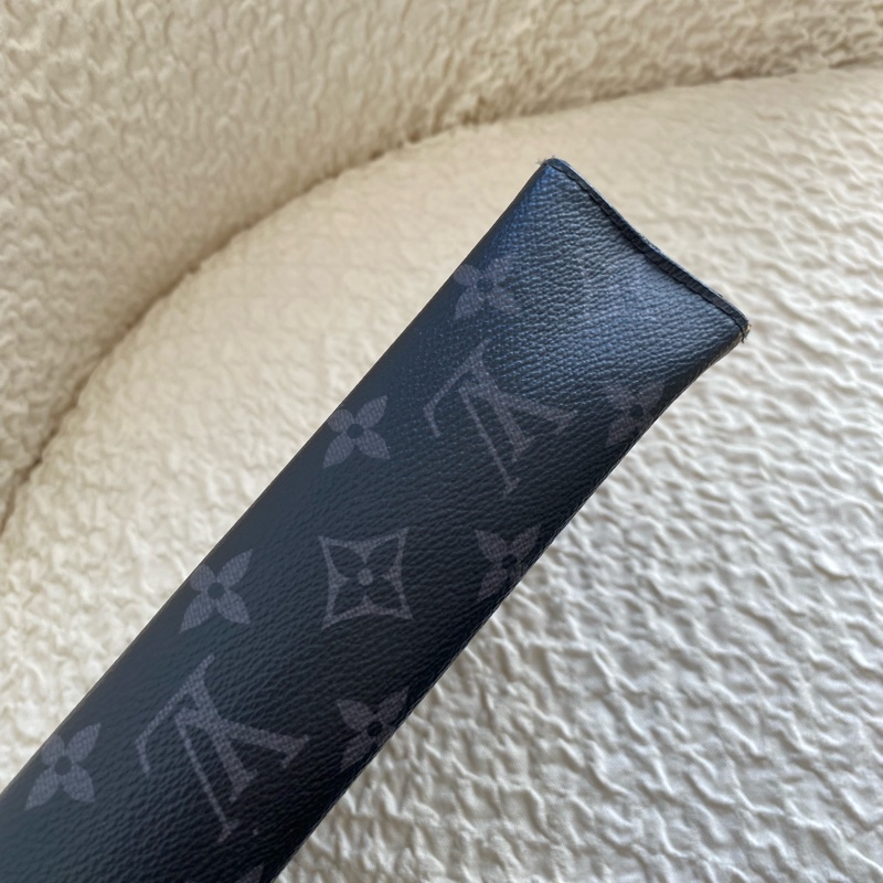 Lv 黑武士老花洗漱包-8