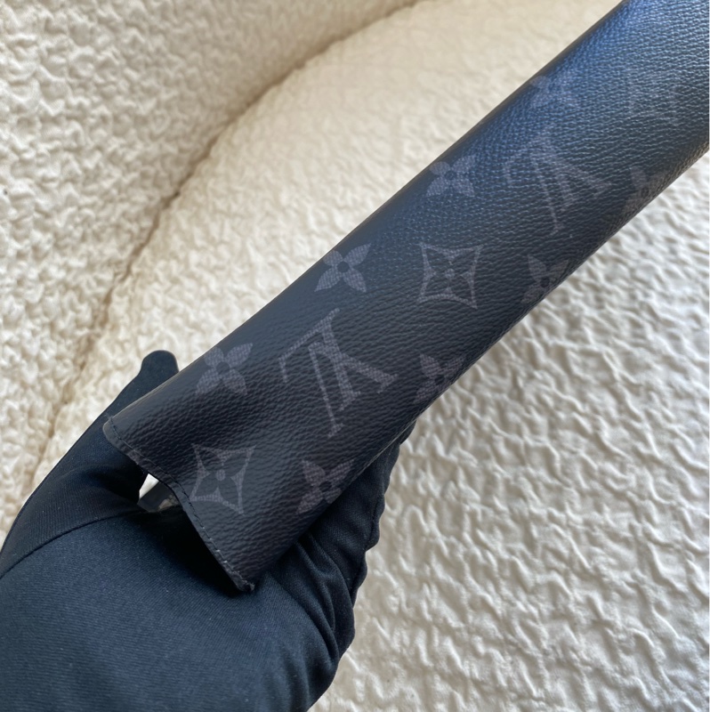 Lv 黑武士老花洗漱包-9