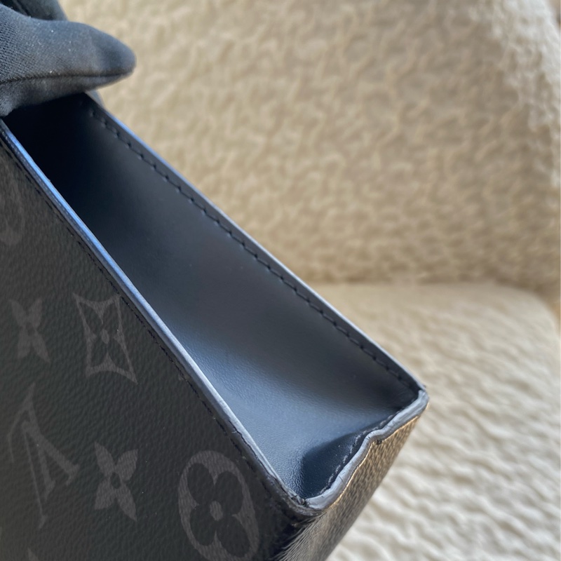 Lv 黑武士老花洗漱包-12