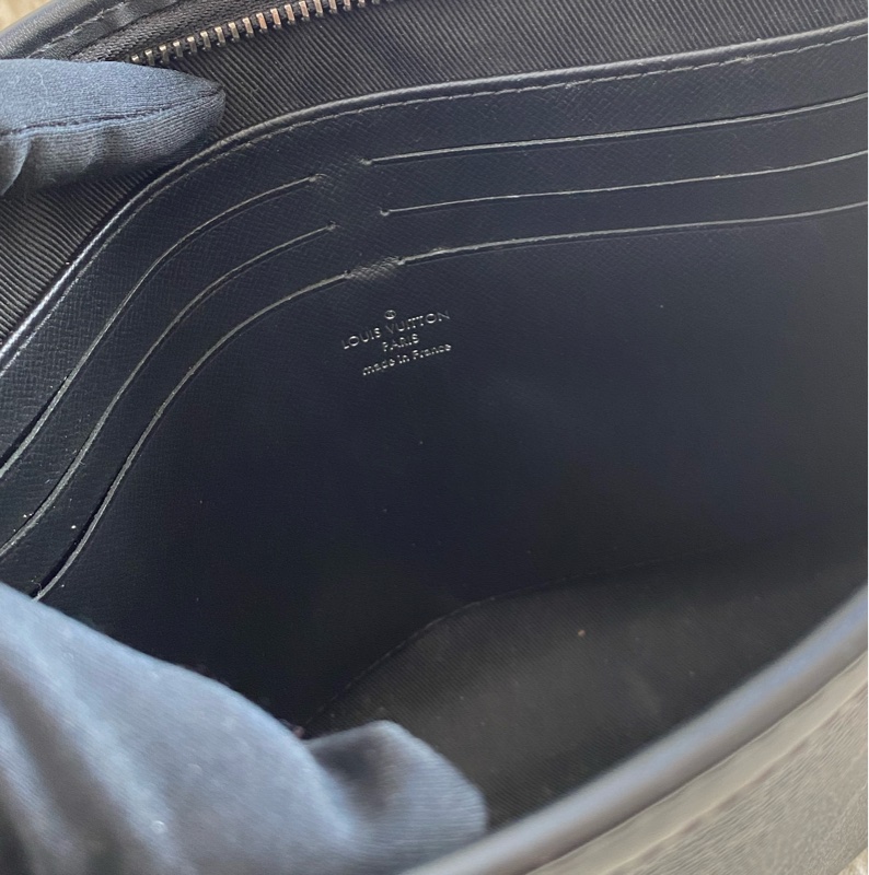 Lv 黑武士老花洗漱包-14