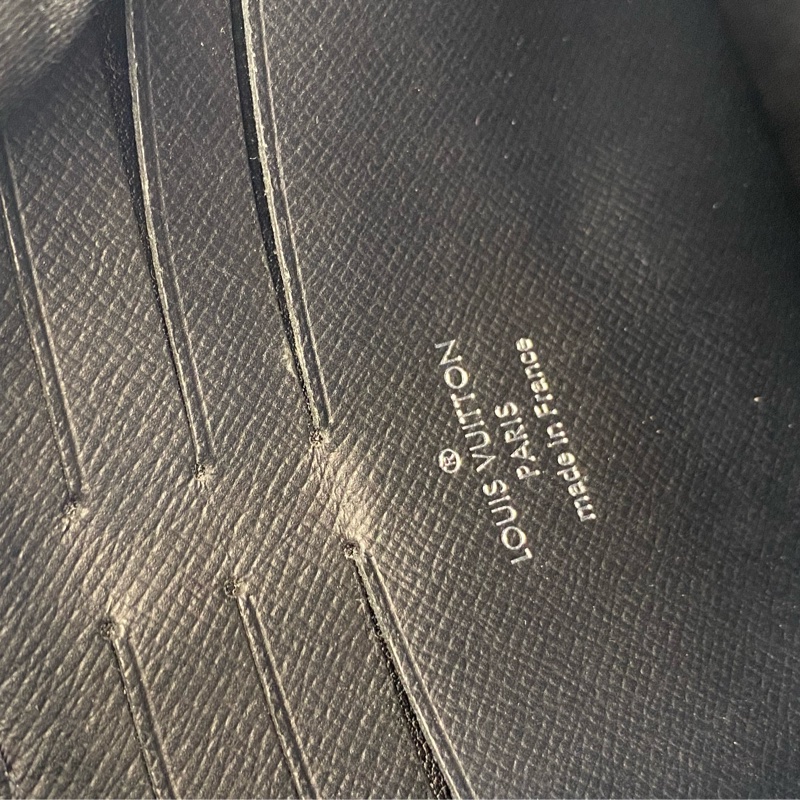 Lv 黑武士老花洗漱包-15