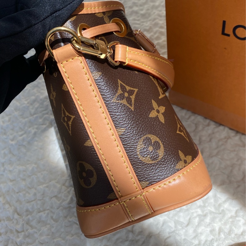 Lv nano noe 小水桶包-5
