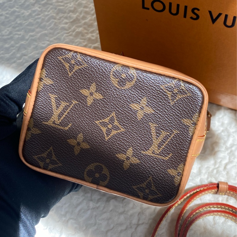 Lv nano noe 小水桶包-9