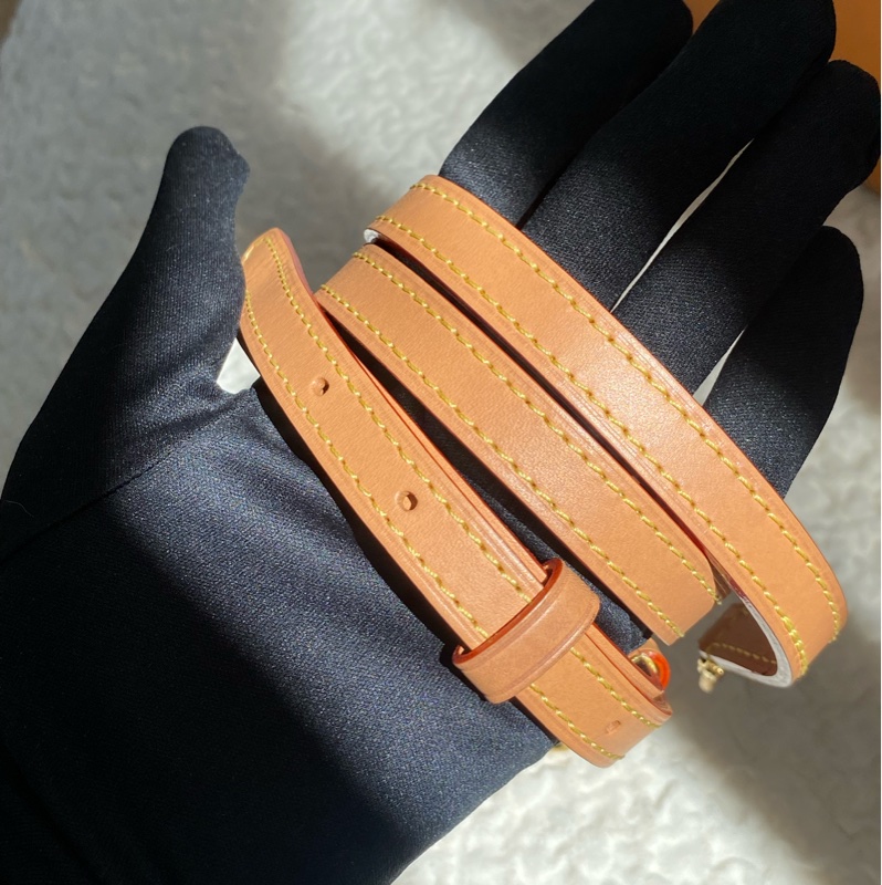 Lv nano noe 小水桶包-14