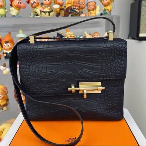 HERMES/愛馬仕 Verrou Chaine手槍包 金扣 黑色霧面方塊鰐魚皮手槍包插銷包 單肩斜挎包 迷你 D刻