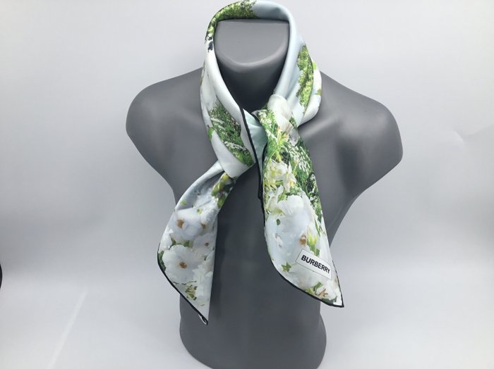 未使用品 Burberry獨角獸絲巾-3