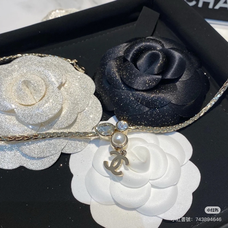 Chanel 水滴水鑽經典雙C Logo珍珠CC 蛇骨頸鏈-4