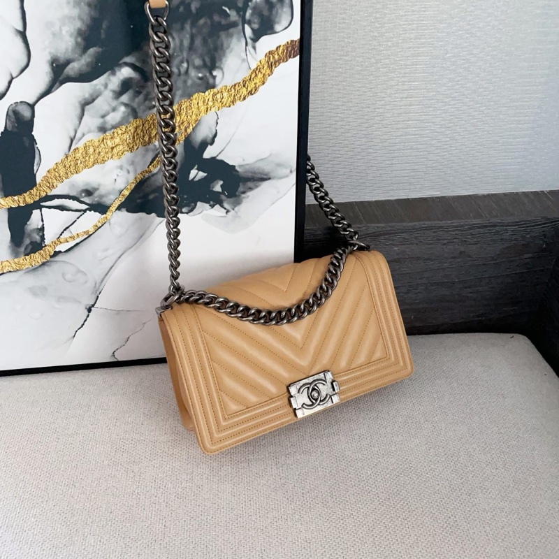 Chanel boy 25cm 奶茶色銀扣-0