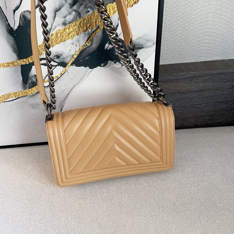 Chanel boy 25cm 奶茶色銀扣-1