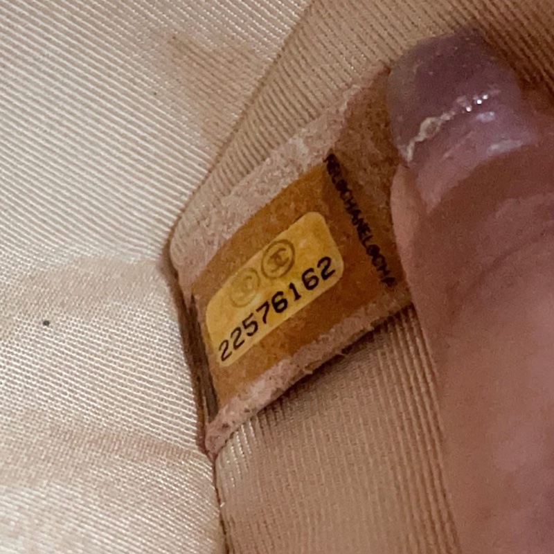 Chanel boy 25cm 奶茶色銀扣-11