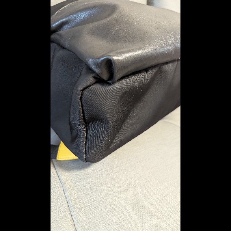 FENDI 男士 Corner Bugs 雙肩包,黑色和向日葵色 (7VZ042-A9ZB-F0R2A)-4