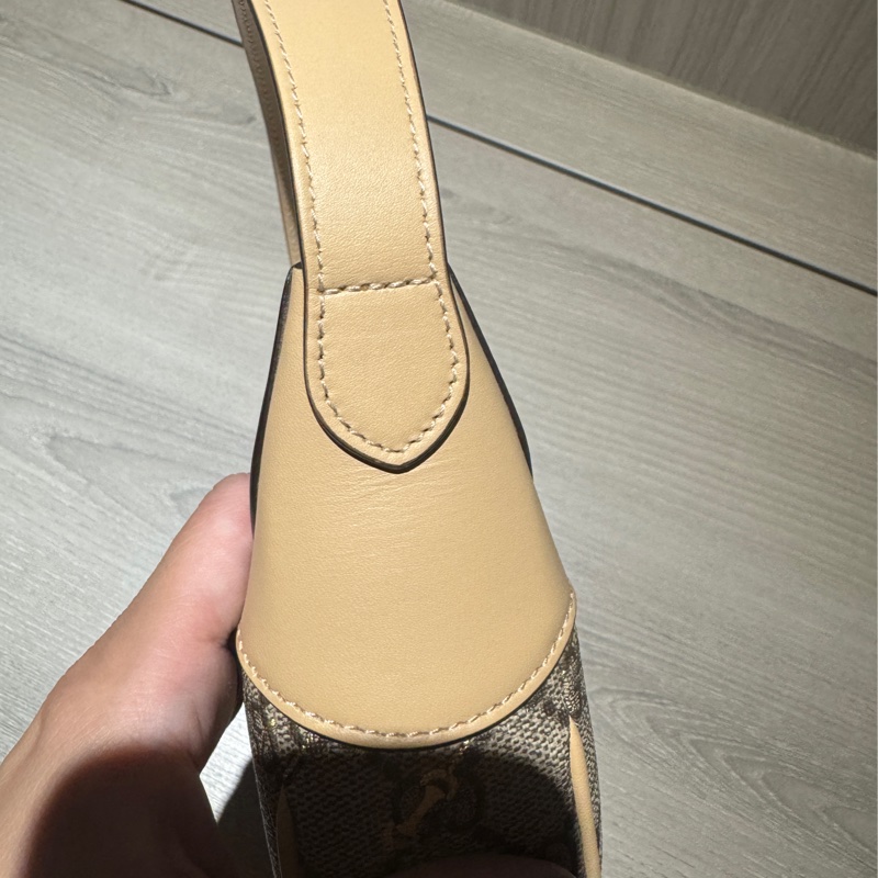 GUCCI半月mini腋下包-4