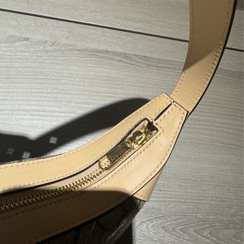 GUCCI半月mini腋下包-16