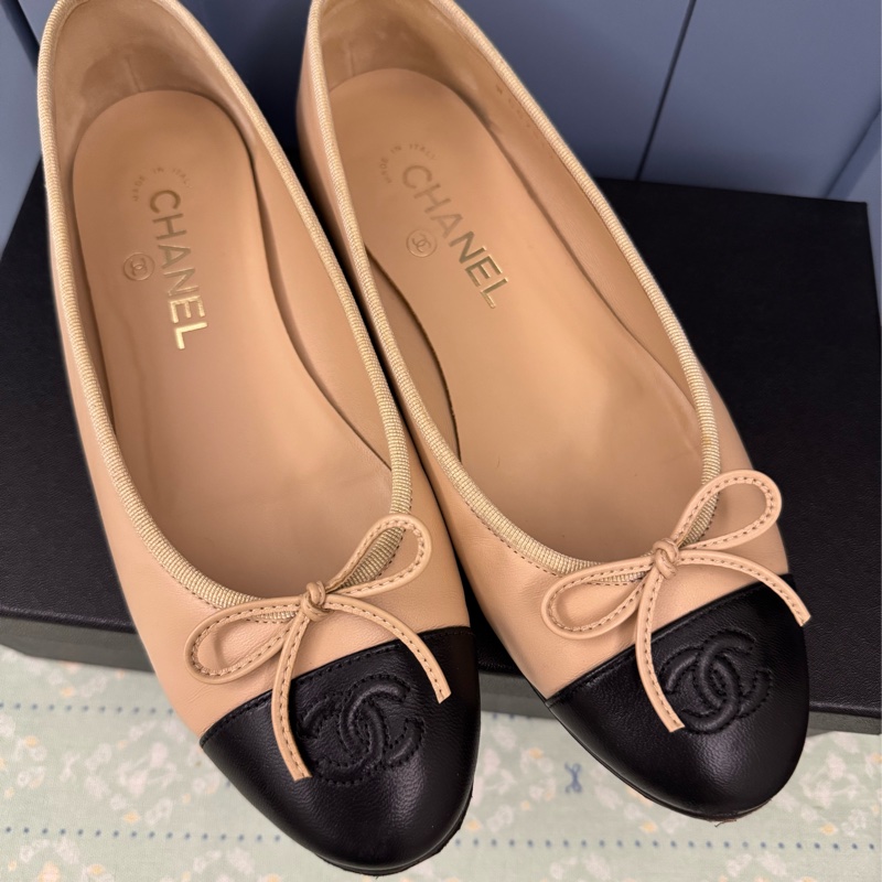 CHANEL經典米黑平底鞋（尺寸38）-1