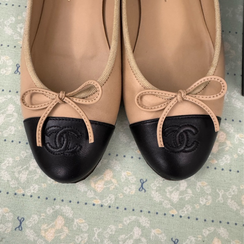 CHANEL經典米黑平底鞋（尺寸38）-12