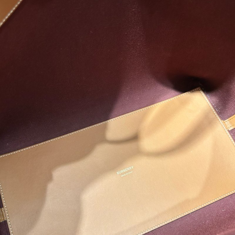 BURBERRY TOTE BAG [3001077]-5