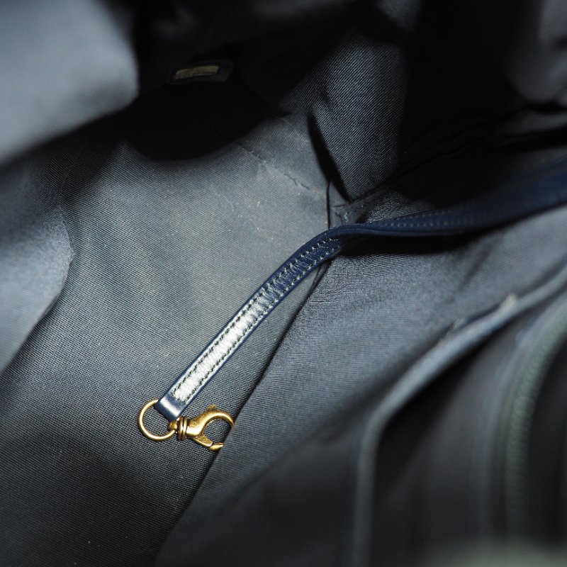 CHANEL 深藍色牛仔水桶-12