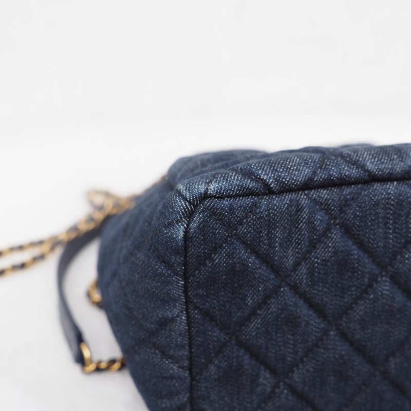 CHANEL 深藍色牛仔水桶-15